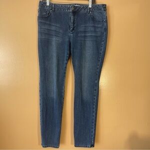 Chico’s Platinum Denim Size 2.5 (Women’s 12) Soft Stretch Mid-Rise Blue Jeans